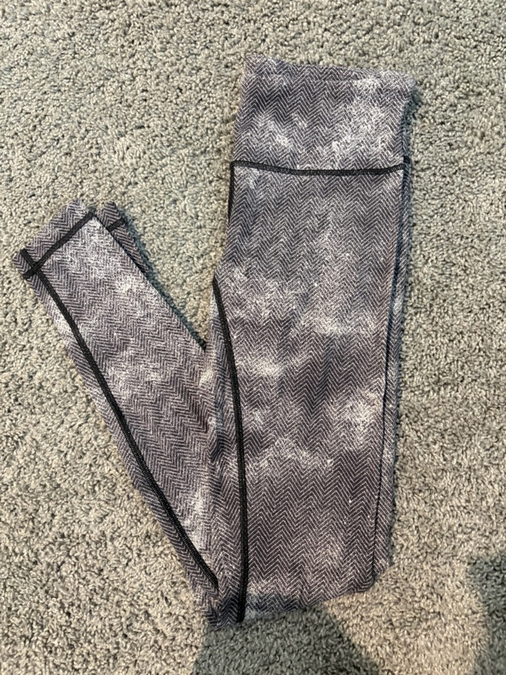 Lululemon Heathered Black & White Herringbone Leggings